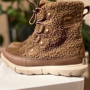 Like new Sorel Sherpa Boots